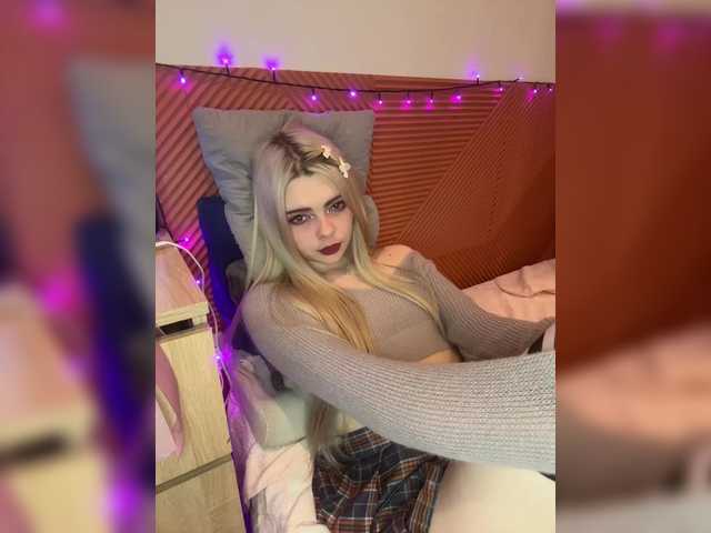 Chanterelle008 live cam on BongaCams