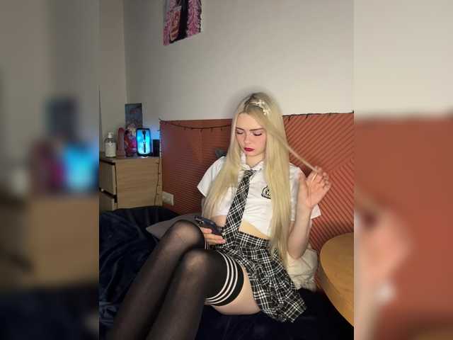 Chanterelle008 live cam on BongaCams