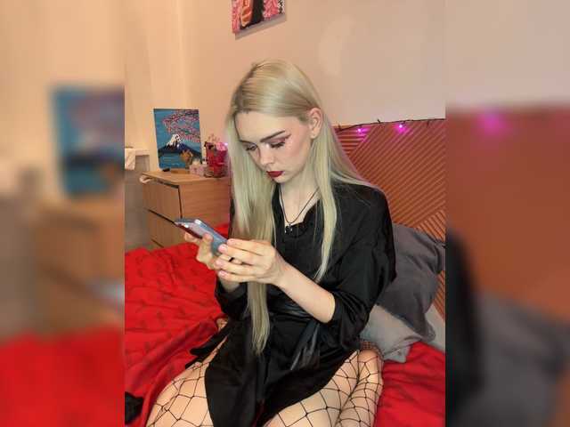 Chanterelle008 live cam on BongaCams