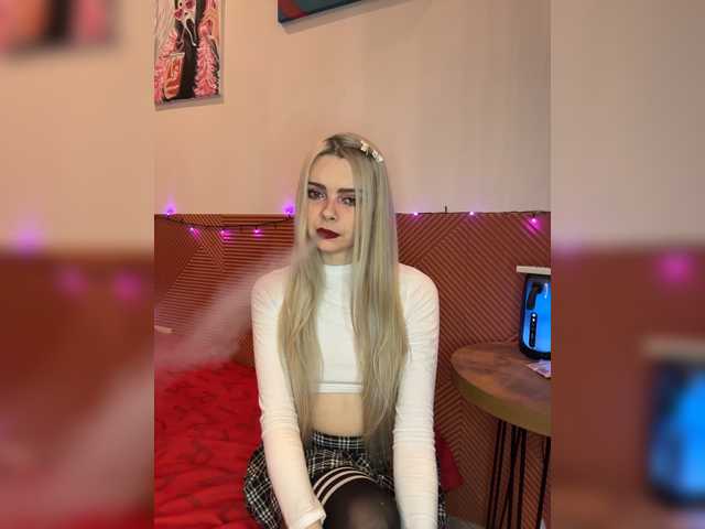 Chanterelle008 live cam on BongaCams