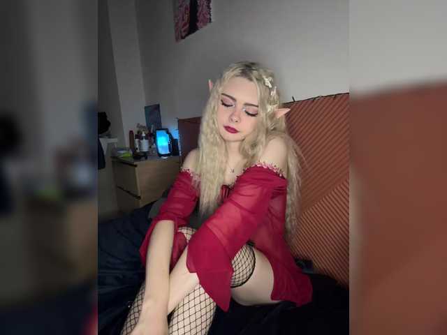 Chanterelle008 live cam on BongaCams