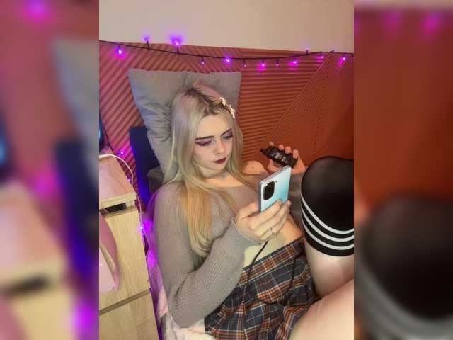 Chanterelle008 live cam on BongaCams