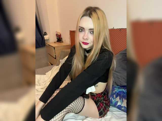 Chanterelle008 live cam on BongaCams