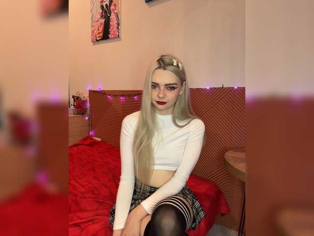 Chanterelle008 live cam on BongaCams
