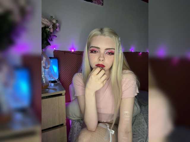Chanterelle008 live cam on BongaCams