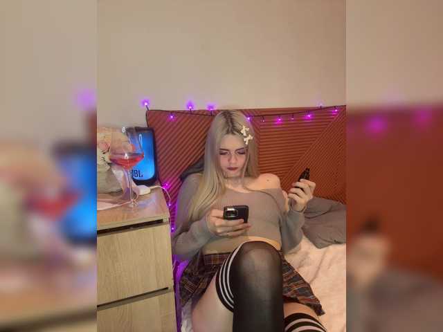 Chanterelle008 live cam on BongaCams
