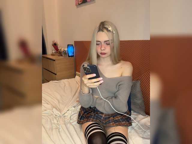 Chanterelle008 live cam on BongaCams