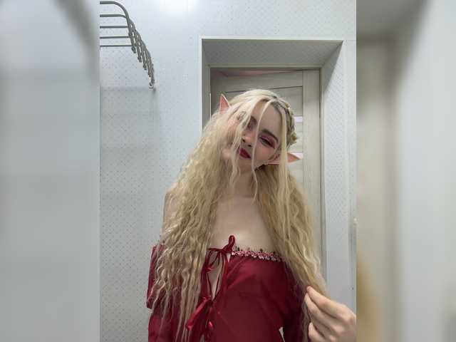 Chanterelle008 live cam on BongaCams