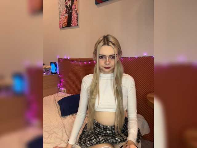 Chanterelle008 live cam on BongaCams