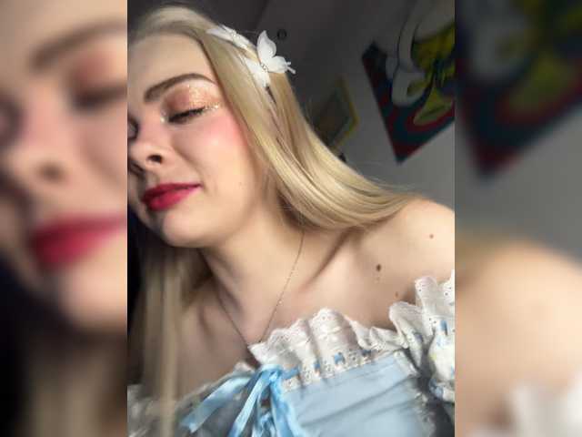 Chanterelle008 live cam on BongaCams