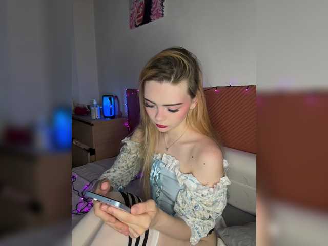 Chanterelle008 live cam on BongaCams