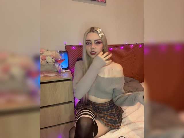Chanterelle008 live cam on BongaCams