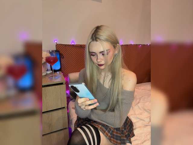 Chanterelle008 live cam on BongaCams