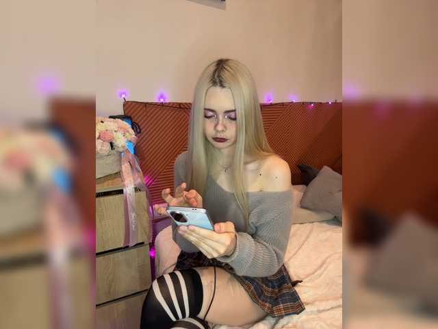 Chanterelle008 live cam on BongaCams