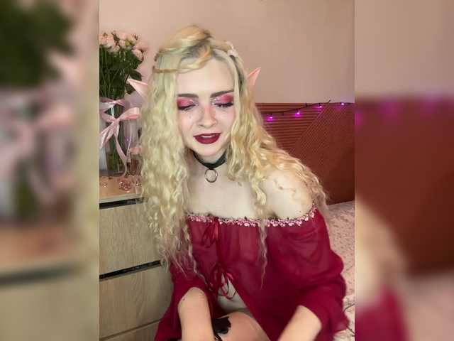 Chanterelle008 live cam on BongaCams