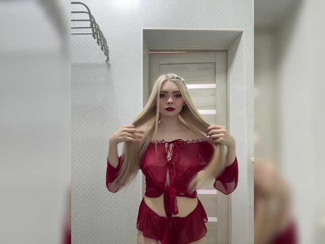 Chanterelle008 live cam on BongaCams