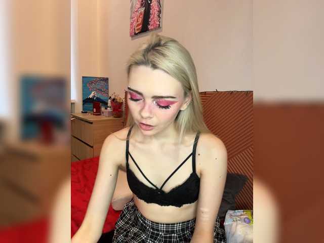 Chanterelle008 live cam on BongaCams