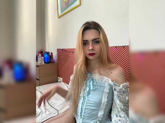 Chanterelle008 live cam on BongaCams