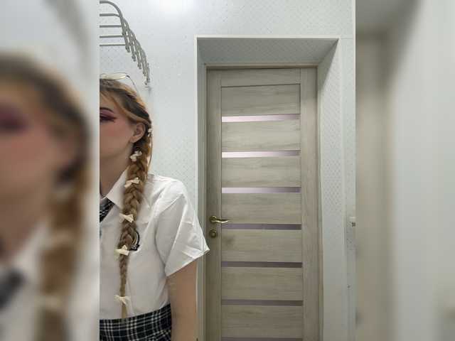 Chanterelle008 live cam on BongaCams
