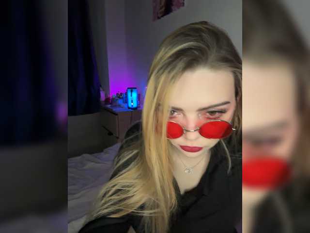 Chanterelle008 live cam on BongaCams