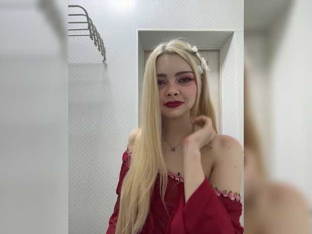Chanterelle008 live cam on BongaCams