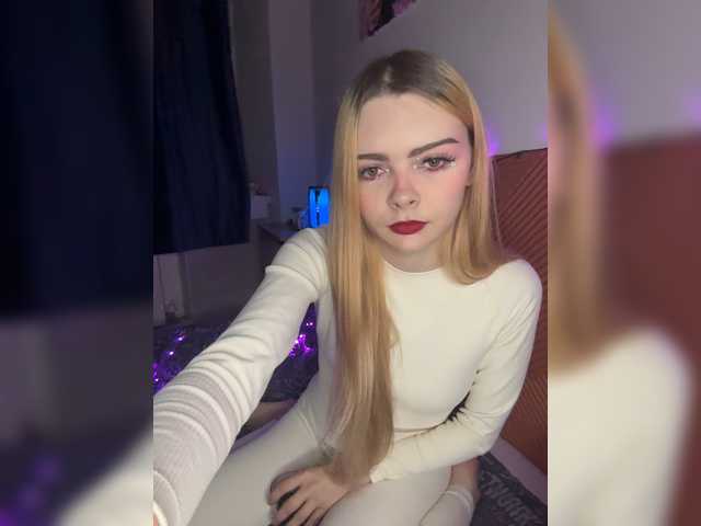 Chanterelle008 live cam on BongaCams