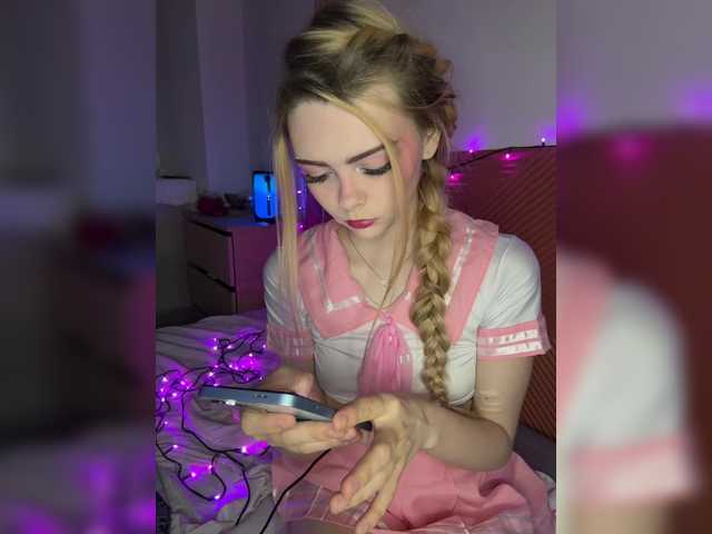 Chanterelle008 live cam on BongaCams