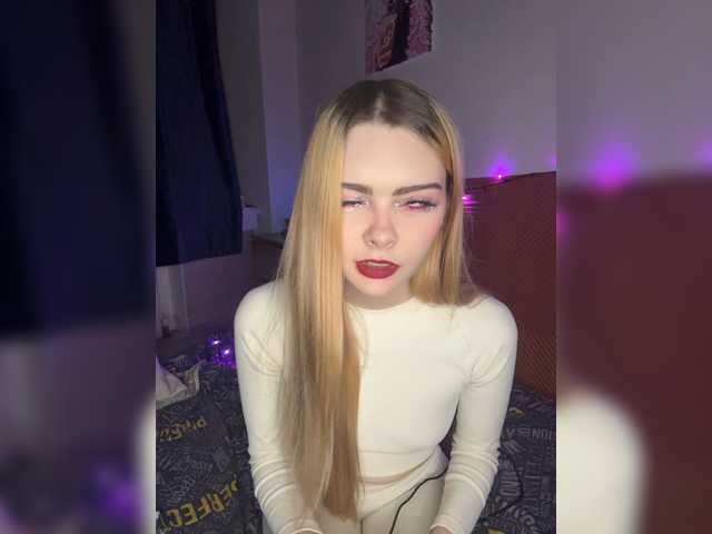 Chanterelle008 live cam on BongaCams