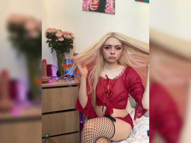Chanterelle008 live cam on BongaCams