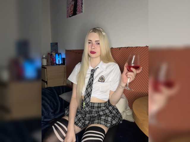 Chanterelle008 live cam on BongaCams
