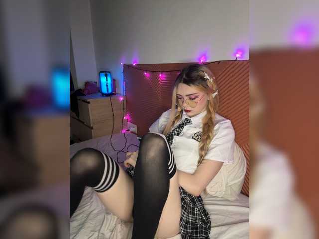 Chanterelle008 live cam on BongaCams