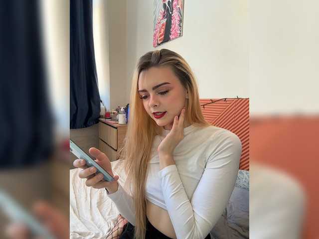 Chanterelle008 live cam on BongaCams