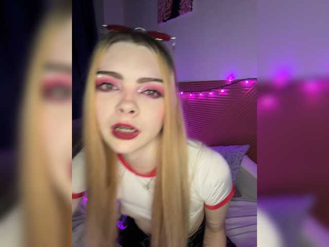 Chanterelle008 live webcam show