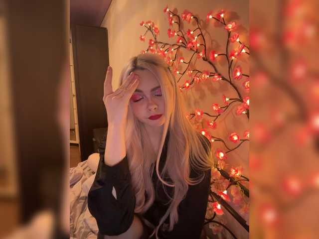 Chanterelle008 live cam on BongaCams