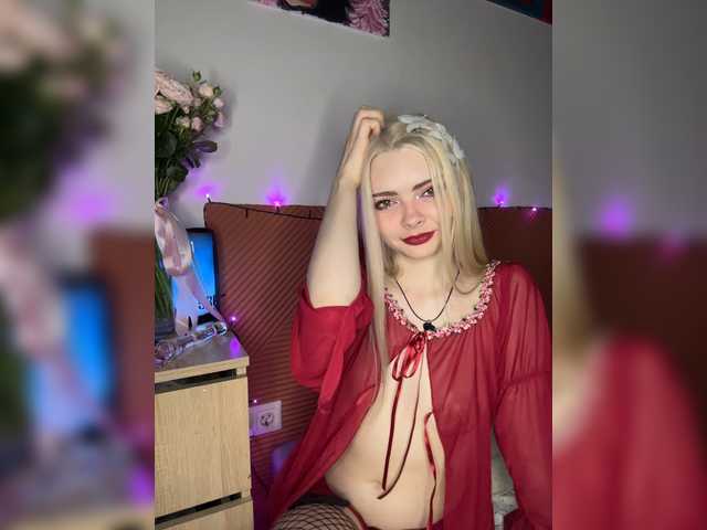 Chanterelle008 live cam on BongaCams