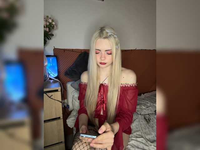 Chanterelle008 live cam on BongaCams