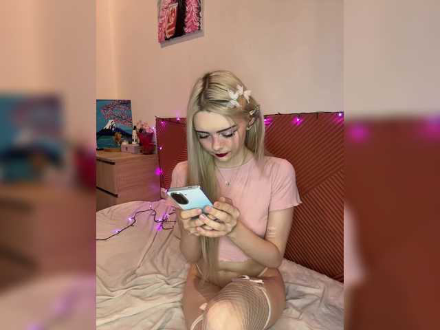 Chanterelle008 live cam on BongaCams