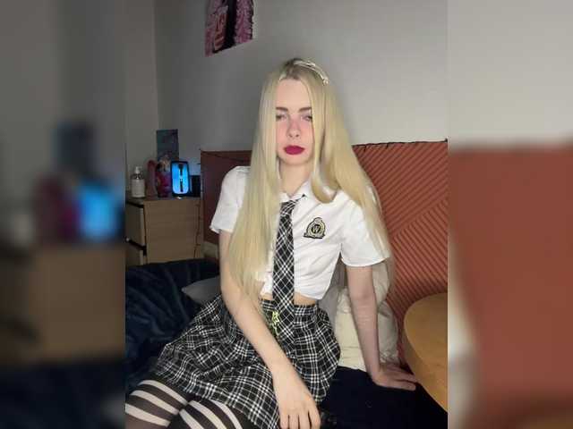 Chanterelle008 live cam on BongaCams