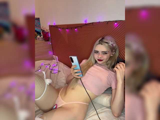 Chanterelle008 live cam on BongaCams