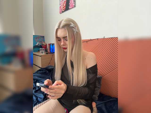 Chanterelle008 live cam on BongaCams