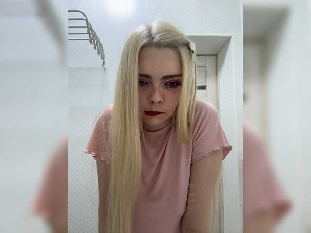 Chanterelle008 live cam on BongaCams