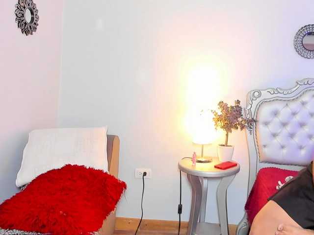Salome-Cruzz live cam on BongaCams