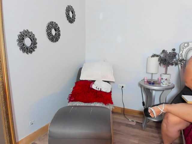 Salome-Cruzz live cam on BongaCams