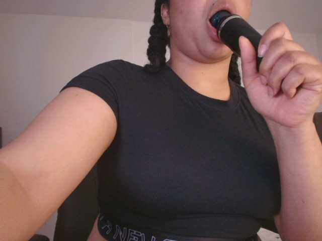 soynerea live cam on BongaCams