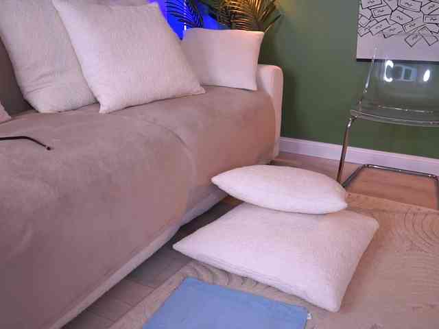 nadiamarble's live room