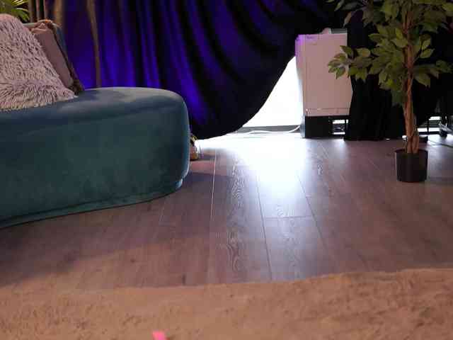 NadiaMarble webcam