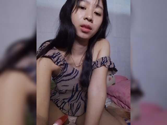 Bestyy live cam on BongaCams
