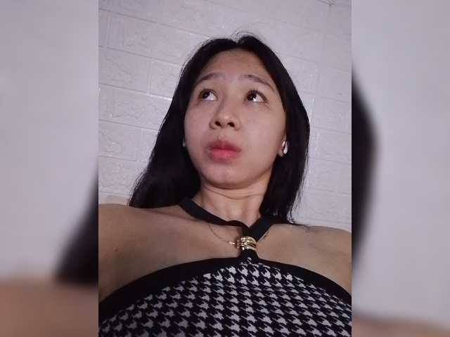 Bestyy live cam on BongaCams