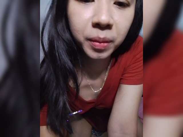 Bestyy live cam on BongaCams