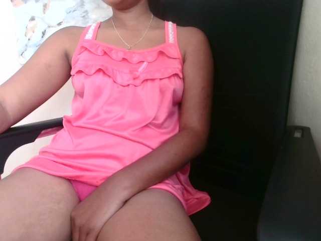 MiamiahC05 live cam on BongaCams